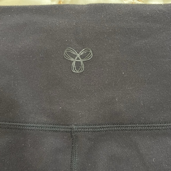 Aritzia TNA Atmosphere Hi-Rise 7" Black Bike Short athletic shorts - Picture 9 of 9